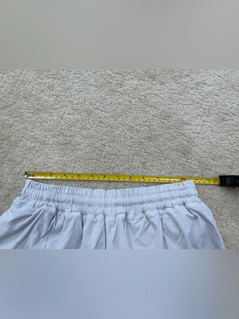 Lululemon Size 8 Hotty Hot Short II *2.5